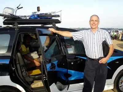 Van departing from Baubau